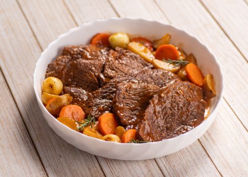 Aprenda a fazer carne de panela com acém e legumes!