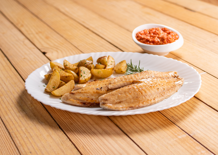 Tilapia with romesco sauce: discover the recipe with a Spanish twist!