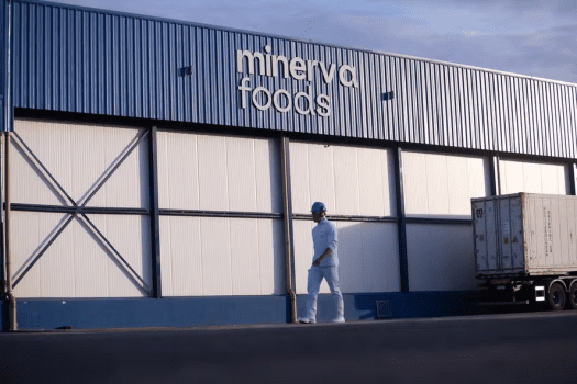 Tarifaço dos EUA deve ter impacto positivo na receita da Minerva no próximo semestre
