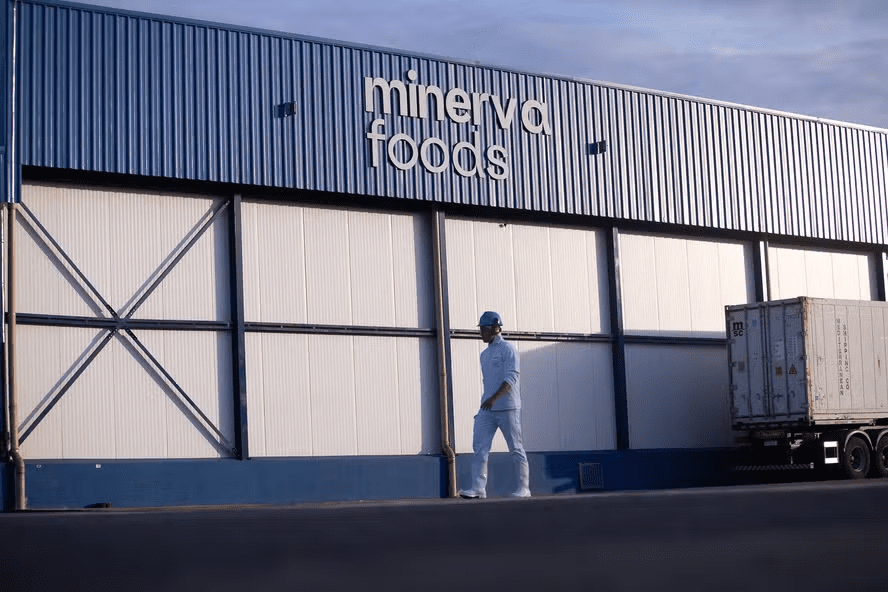 Tarifaço dos EUA deve ter impacto positivo na receita da Minerva no próximo semestre Tarifaço dos EUA deve ter impacto positivo na receita da Minerva no próximo semestre